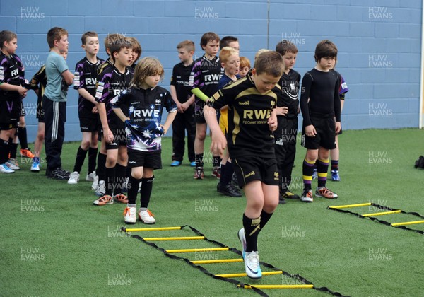 21.04.11.Ospreys Kids Summer Camp, Llandarcy Academy. 