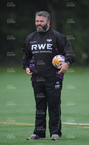 020713 - Ospreys Media Interviews and Training -Mefin Davies during training