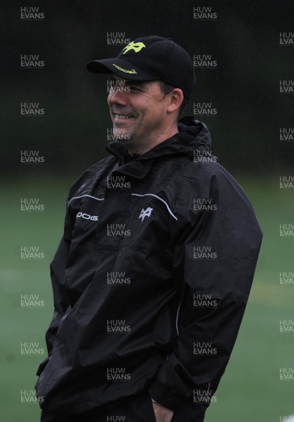 020713 - Ospreys Media Interviews and Training -Gruff Rees during training