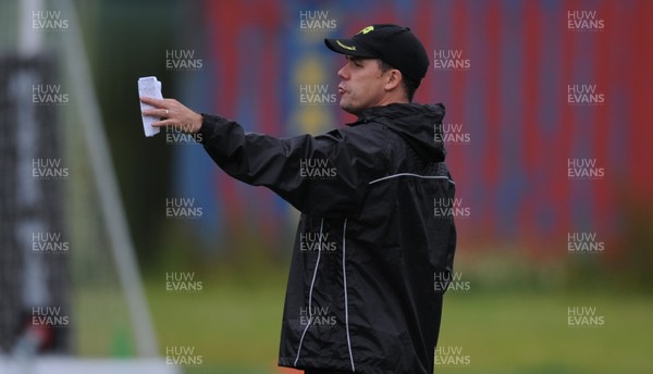 020713 - Ospreys Media Interviews and Training -Gruff Rees during training