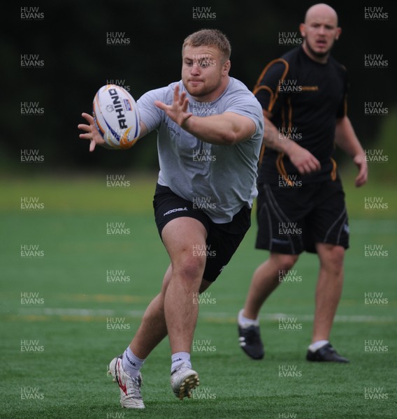 020713 - Ospreys Media Interviews and Training -Dimitri Arhip during training