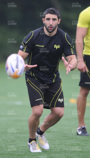 020713 - Ospreys Media Interviews and Training -Tito Tebaldi during training