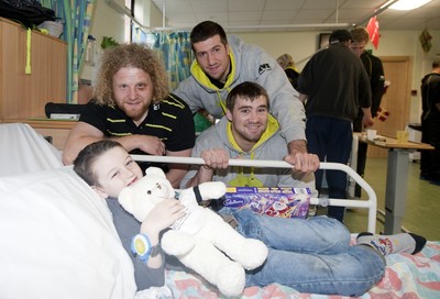 Ospreys Morriston Hospital Visit 211212