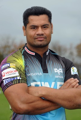21.10.11 - Ospreys New Signings. New signing George Stowers at Llandarcy. 