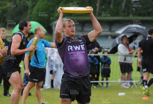 040812 - Ospreys Open Day -Hanno Dirksen during open training