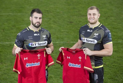 Ospreys Players sign National Dual Contract 031115