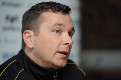 06.04.10 - Ospreys Rugby Press Conference - Head coach Sean Holley talks to reporters. 