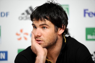 06.04.10 - Ospreys Rugby Press Conference - Mike Phillips talks to reporters. 