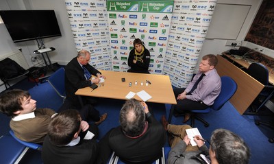 06.04.10 - Ospreys Rugby Press Conference - Ryan Jones talks to reporters. 