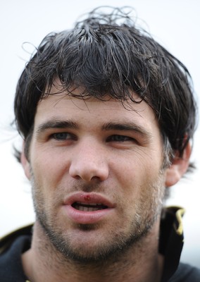 06.04.10 - Ospreys Rugby Press Conference - Mike Phillips talks to reporters. 