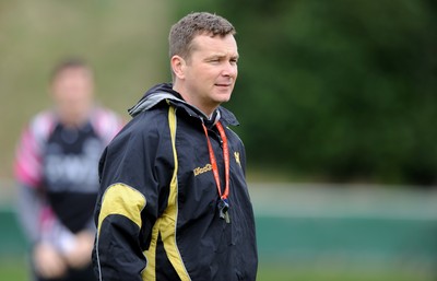 06.04.10 - Ospreys Rugby Training - Head coach Sean Holley during training. 