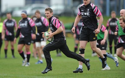 06.04.10 - Ospreys Rugby Training - Dan Biaggar in action during training. 