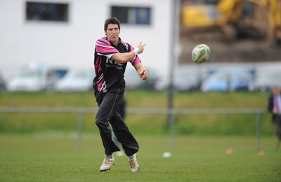 06.04.10 - Ospreys Rugby Training - James Hook in action during training. 