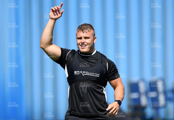 190721 - Ospreys Rugby Preseason - Ifan Phillips during training