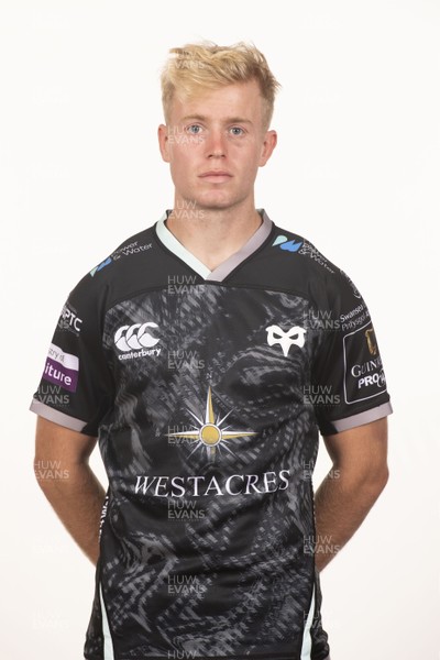 180920 - Ospreys Rugby Squad - Mat Protheroe
