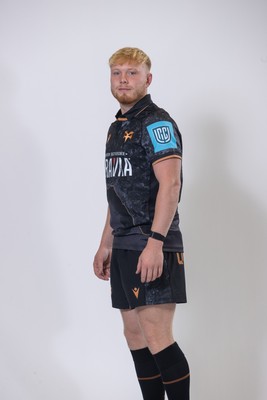 010925 - Ospreys Rugby Squad Portraits - Ben Evans