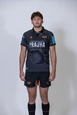 010925 - Ospreys Rugby Squad Portraits - Ben Roberts