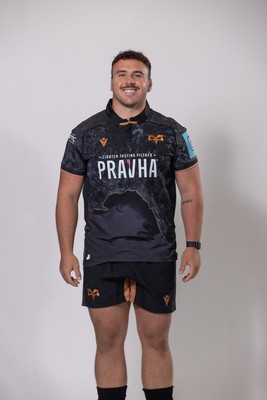 010925 - Ospreys Rugby Squad Portraits - Ben Warren