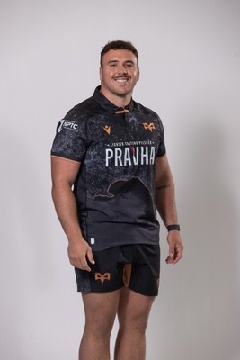 010925 - Ospreys Rugby Squad Portraits - Ben Warren