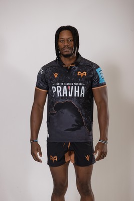 010925 - Ospreys Rugby Squad Portraits - Dan Kasende