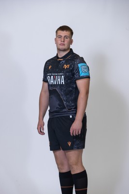 010925 - Ospreys Rugby Squad Portraits - Evan Hill