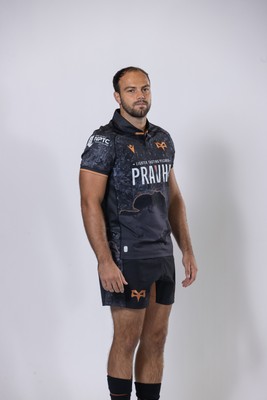 010925 - Ospreys Rugby Squad Portraits - Evardi Boshoff