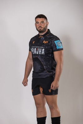 010925 - Ospreys Rugby Squad Portraits - Gareth Thomas