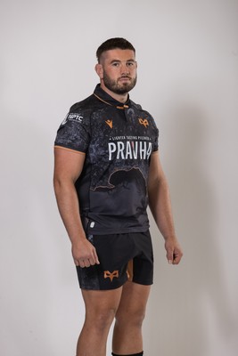 010925 - Ospreys Rugby Squad Portraits - Gareth Thomas