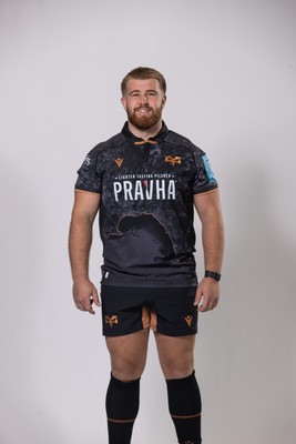010925 - Ospreys Rugby Squad Portraits - Garyn Phillips