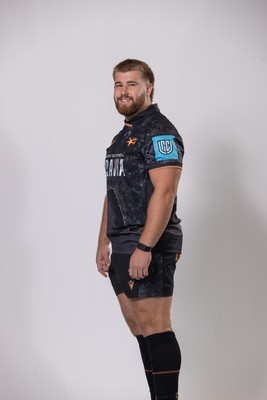 010925 - Ospreys Rugby Squad Portraits - Garyn Phillips