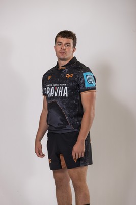 010925 - Ospreys Rugby Squad Portraits - Gwilym Evans
