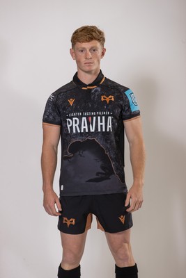 010925 - Ospreys Rugby Squad Portraits - Harri Houston