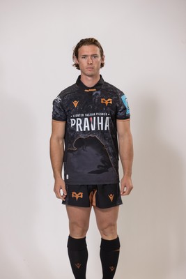 010925 - Ospreys Rugby Squad Portraits - Harri Williams