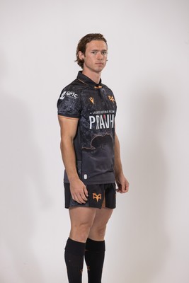010925 - Ospreys Rugby Squad Portraits - Harri Williams