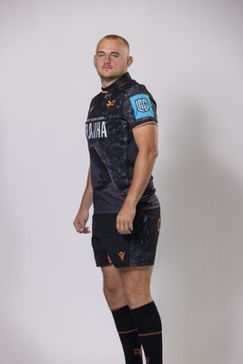 010925 - Ospreys Rugby Squad Portraits - Huw Sutton