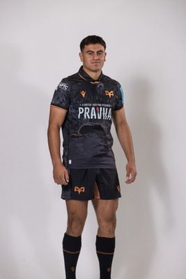 010925 - Ospreys Rugby Squad Portraits - Ieuan Cornelius