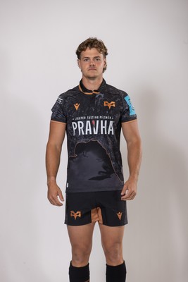 010925 - Ospreys Rugby Squad Portraits - Jack Walsh