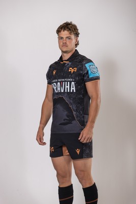 010925 - Ospreys Rugby Squad Portraits - Jack Walsh