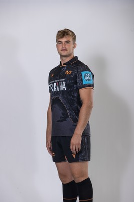 010925 - Ospreys Rugby Squad Portraits - James Fender
