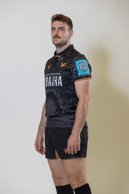 010925 - Ospreys Rugby Squad Portraits - James Ratti