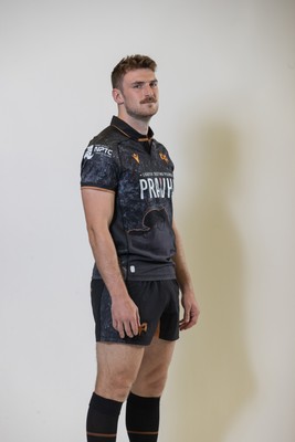 010925 - Ospreys Rugby Squad Portraits - James Ratti