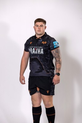 010925 - Ospreys Rugby Squad Portraits - Kian Hire