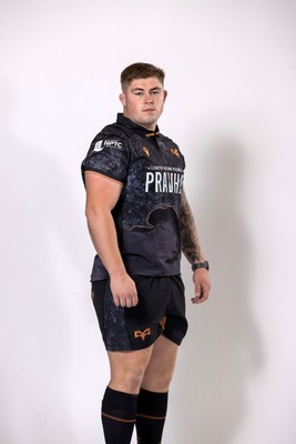 010925 - Ospreys Rugby Squad Portraits - Kian Hire
