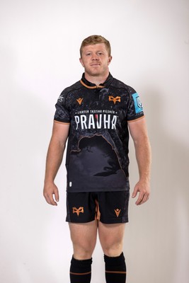 010925 - Ospreys Rugby Squad Portraits - Kieran Williams