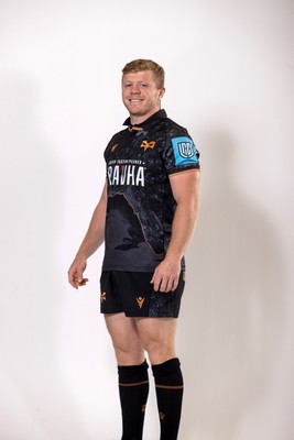 010925 - Ospreys Rugby Squad Portraits - Kieran Williams