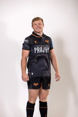 010925 - Ospreys Rugby Squad Portraits - Kieran Williams