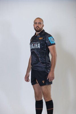 010925 - Ospreys Rugby Squad Portraits - Lewis Jones