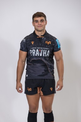 010925 - Ospreys Rugby Squad Portraits - Lewis Lloyd