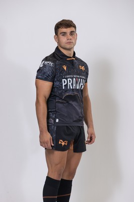 010925 - Ospreys Rugby Squad Portraits - Lewis Lloyd