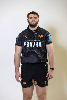 010925 - Ospreys Rugby Squad Portraits - Liam Edwards
